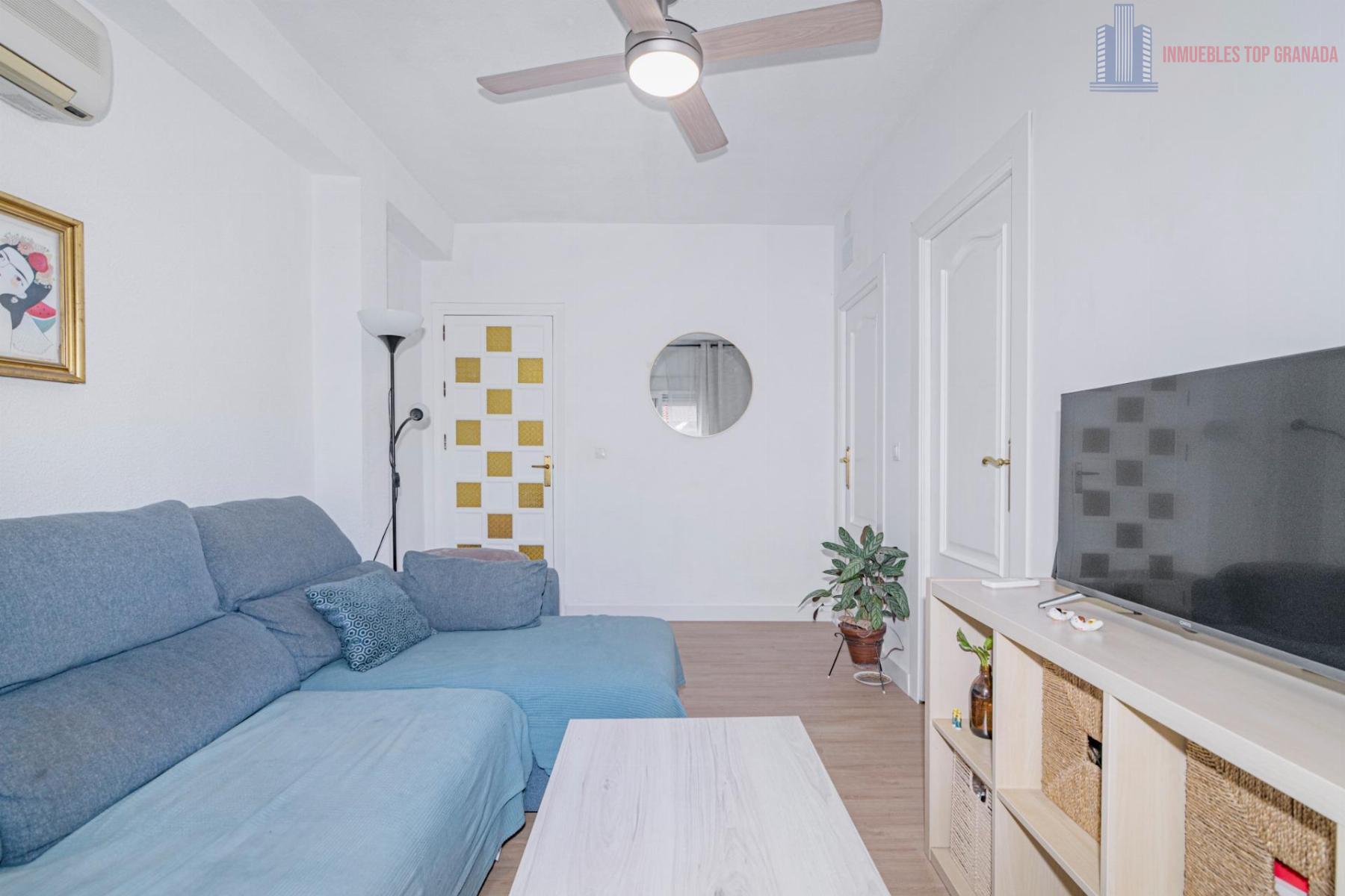 For sale of flat in Granada