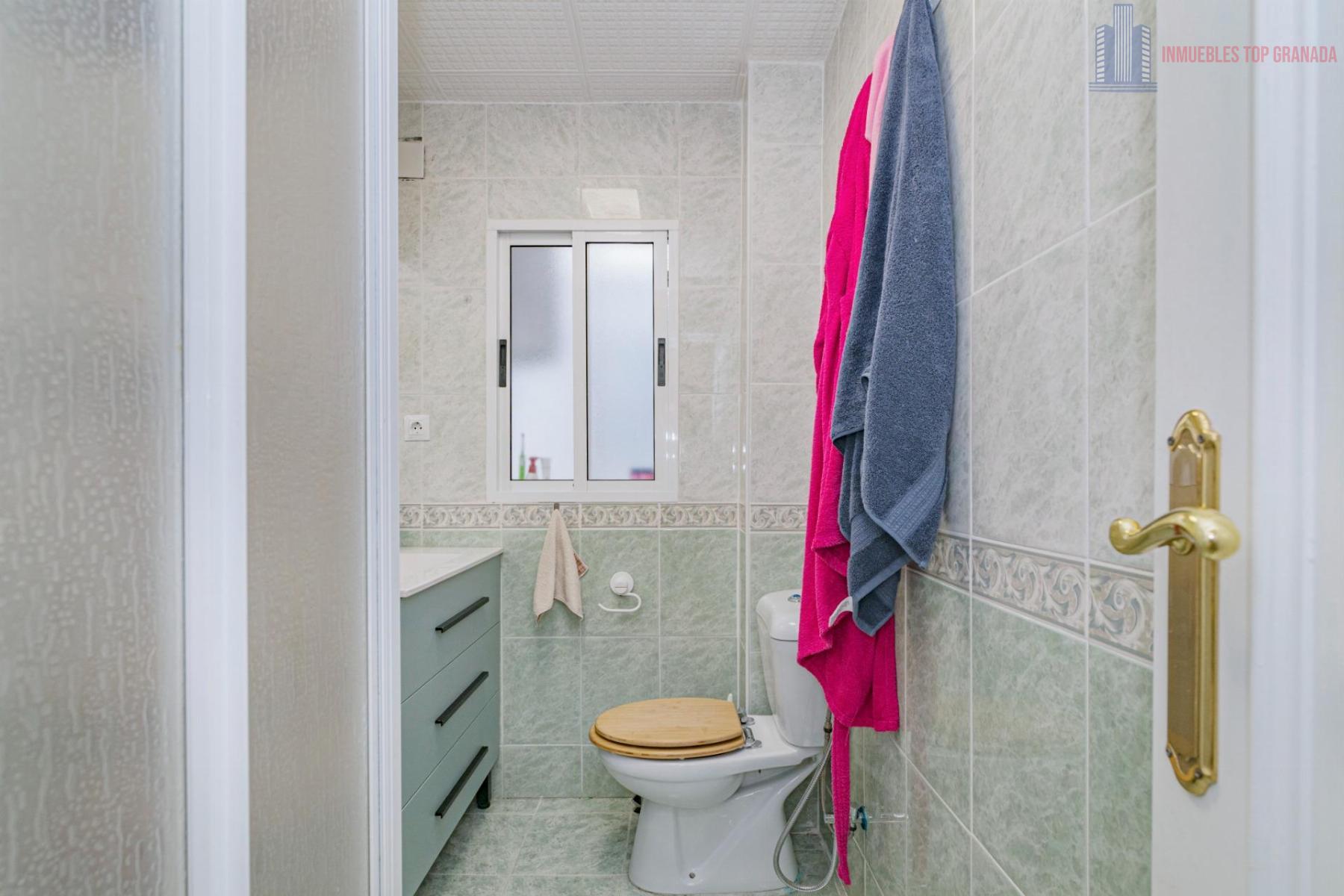 For sale of flat in Granada