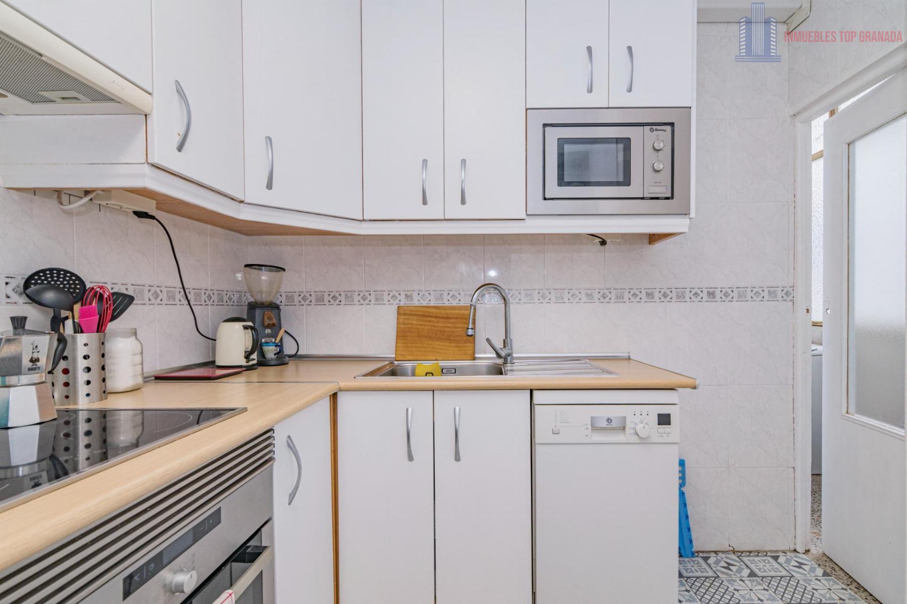 For sale of flat in Granada