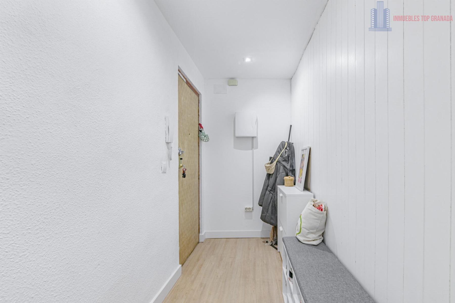 For sale of flat in Granada