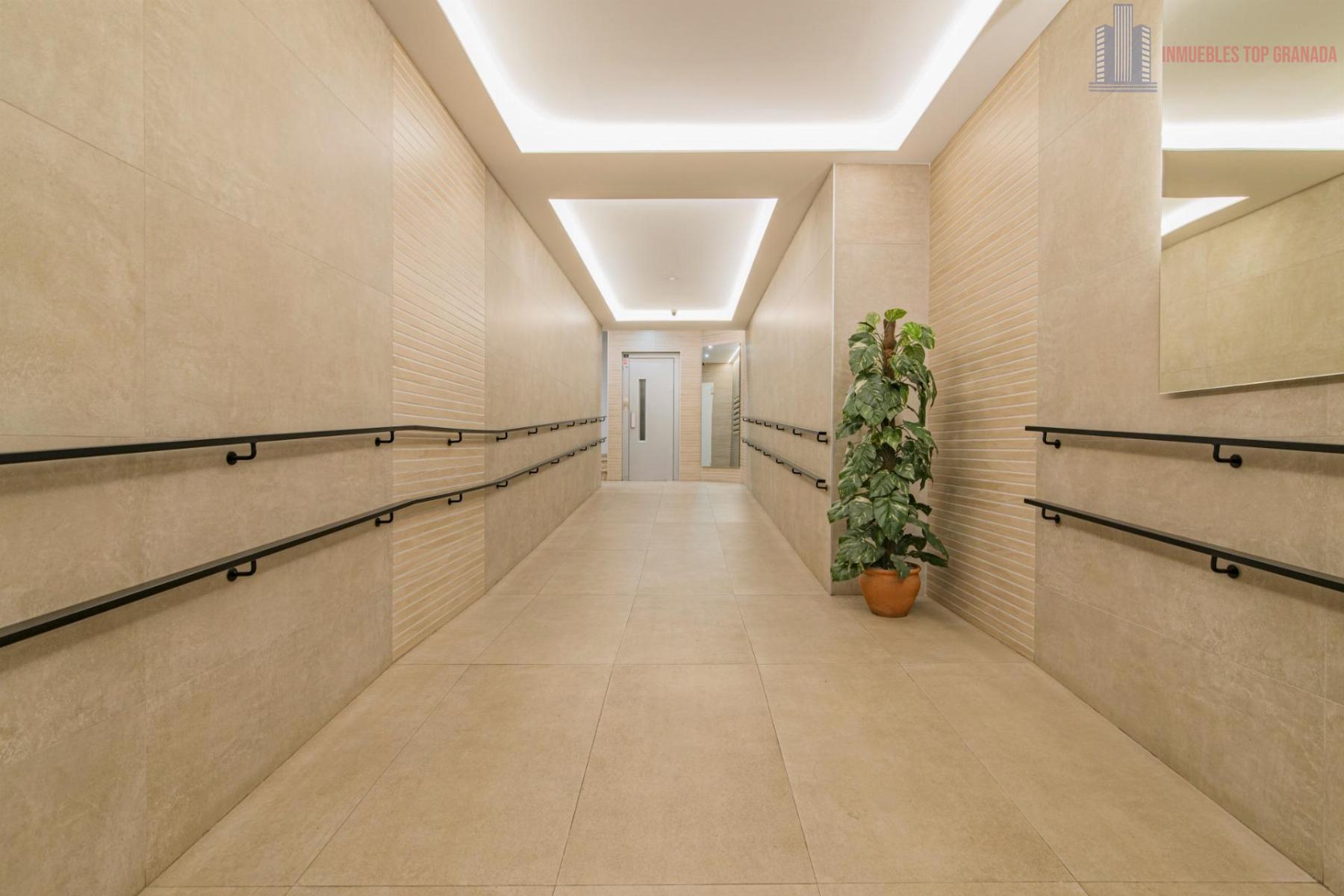 For sale of flat in Granada