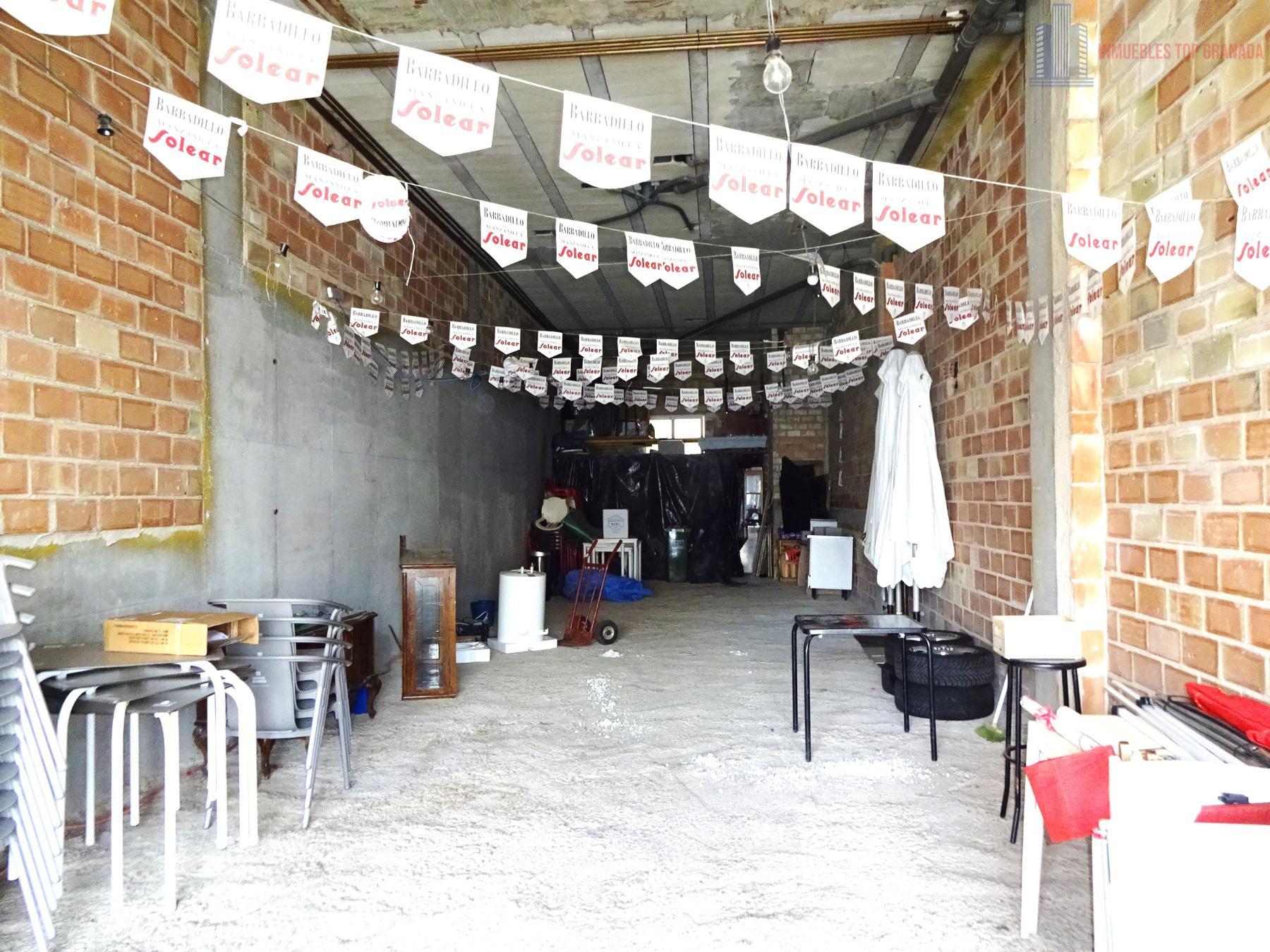 For rent of commercial in La Zubia