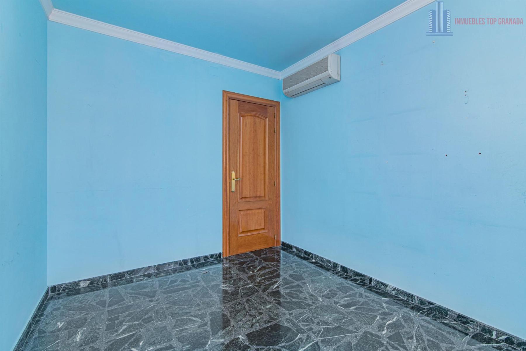 For sale of house in Pinos Puente