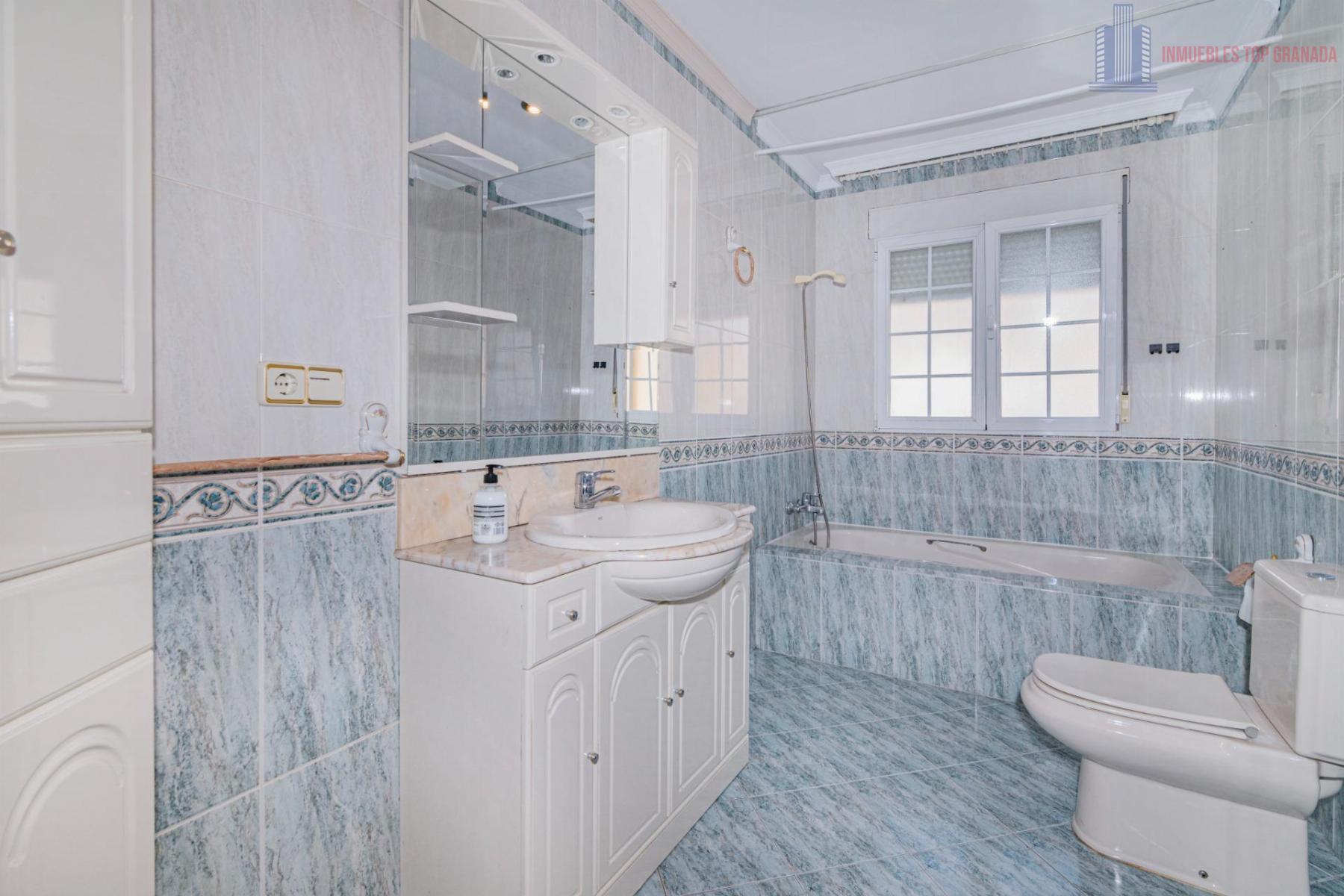 For sale of house in Pinos Puente