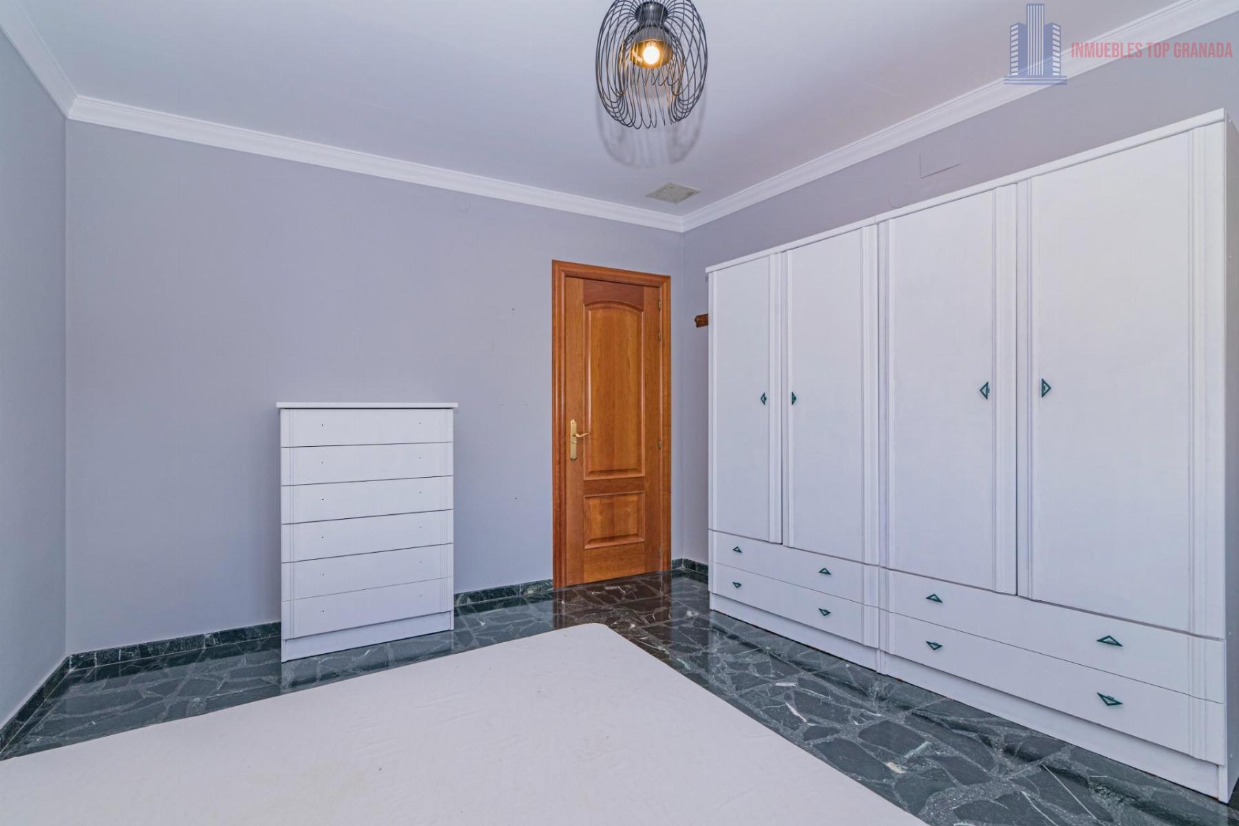 For sale of house in Pinos Puente