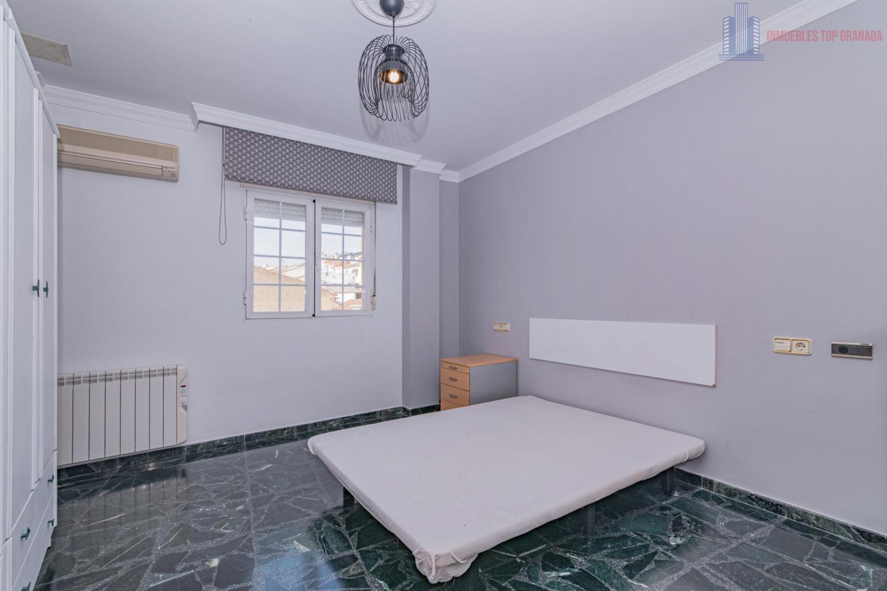 For sale of house in Pinos Puente