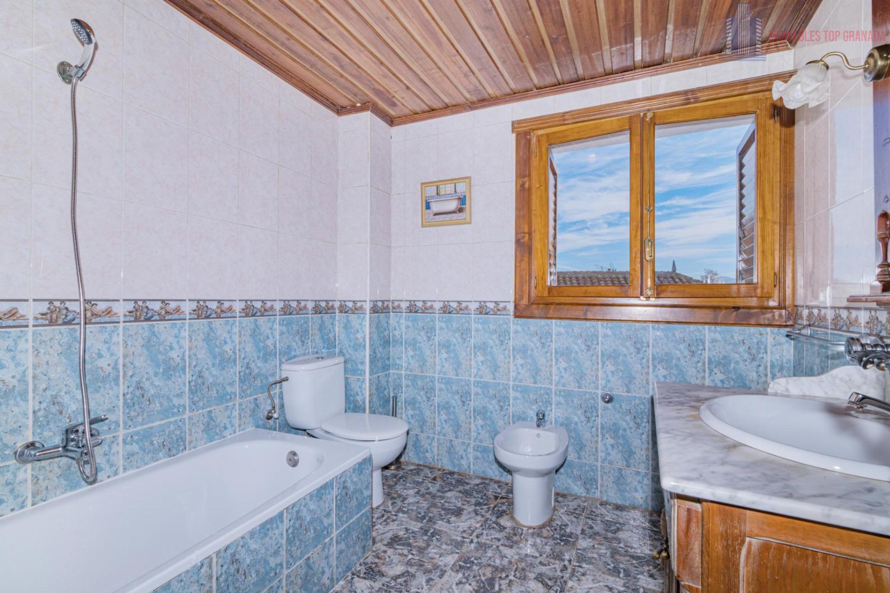 For sale of house in Alhendín