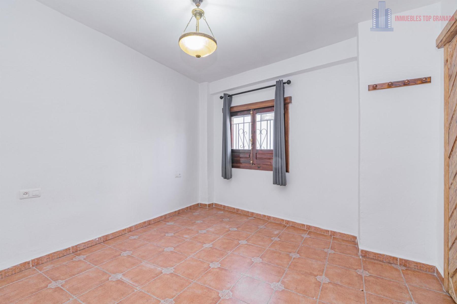 For sale of house in Alhendín