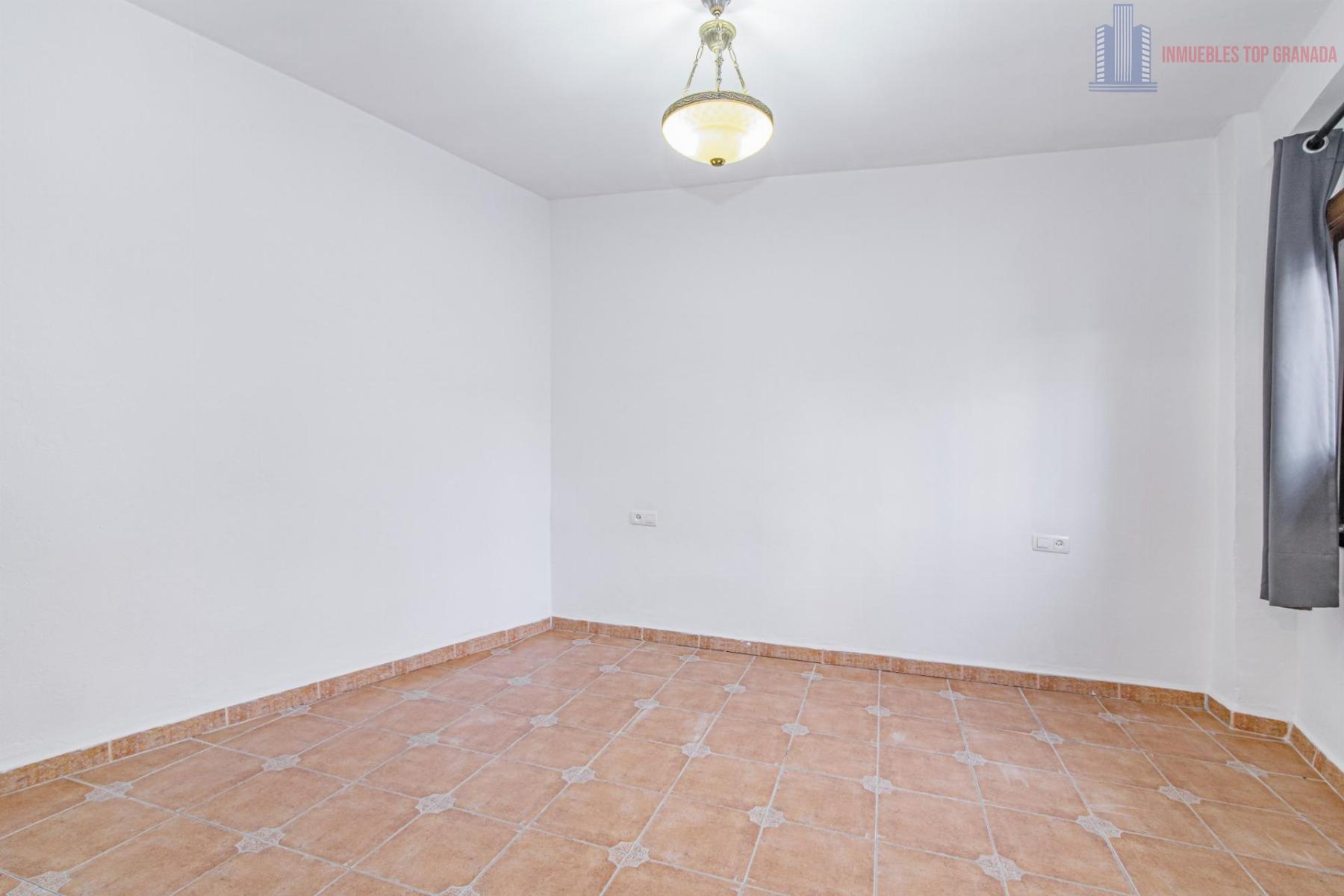 For sale of house in Alhendín