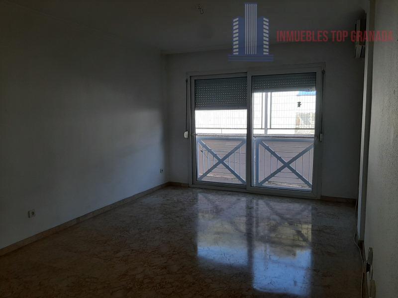 For sale of flat in Cenes de la Vega