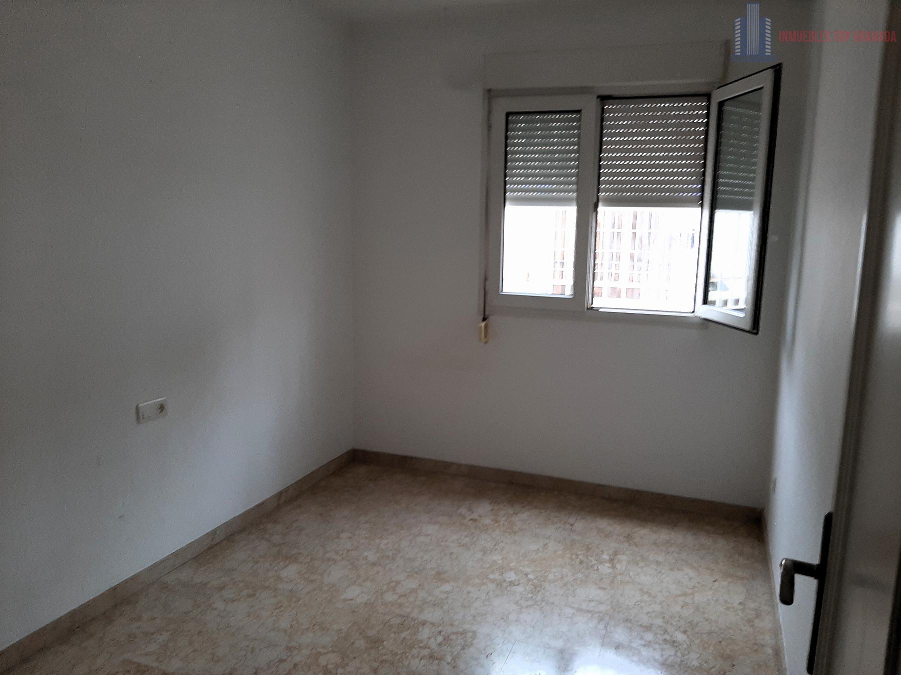 For sale of flat in Cenes de la Vega