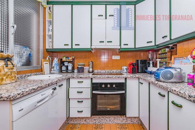 For sale of flat in Granada