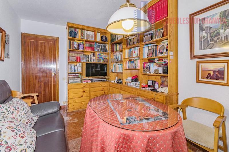 For sale of flat in Granada