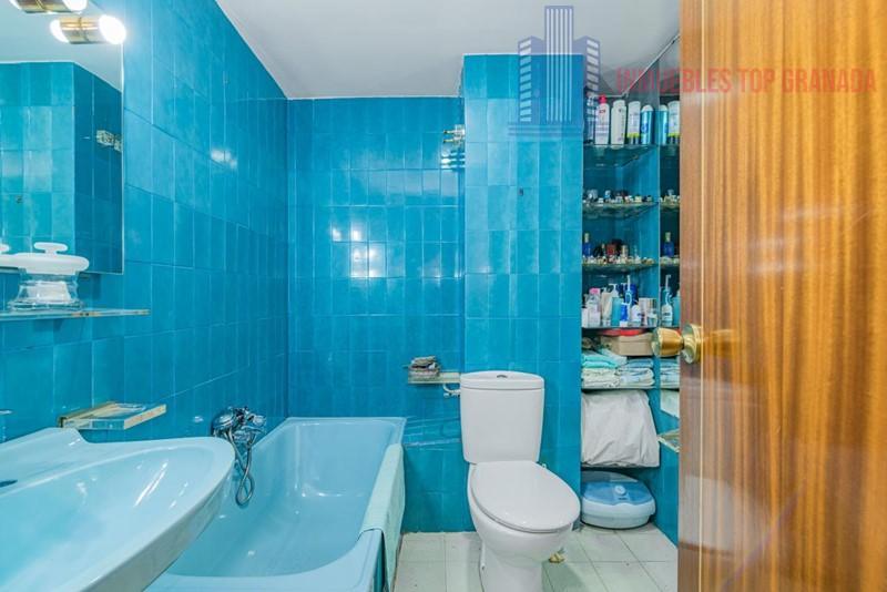 For sale of flat in Granada
