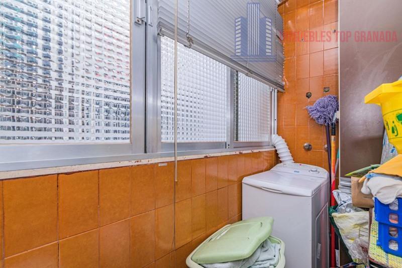 For sale of flat in Granada