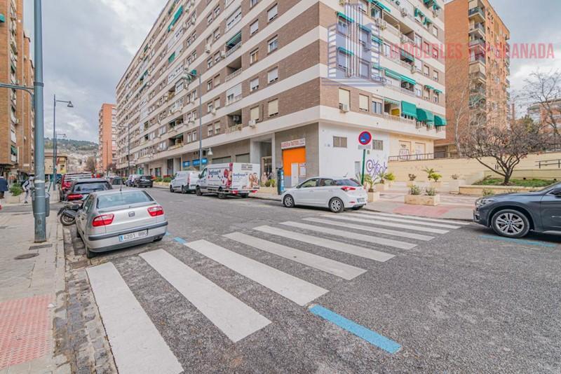 For sale of flat in Granada