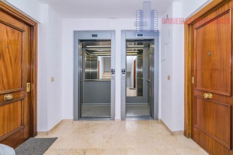 For sale of flat in Granada
