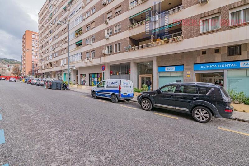 For sale of flat in Granada