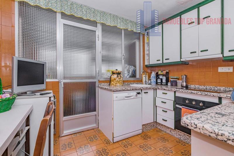 For sale of flat in Granada