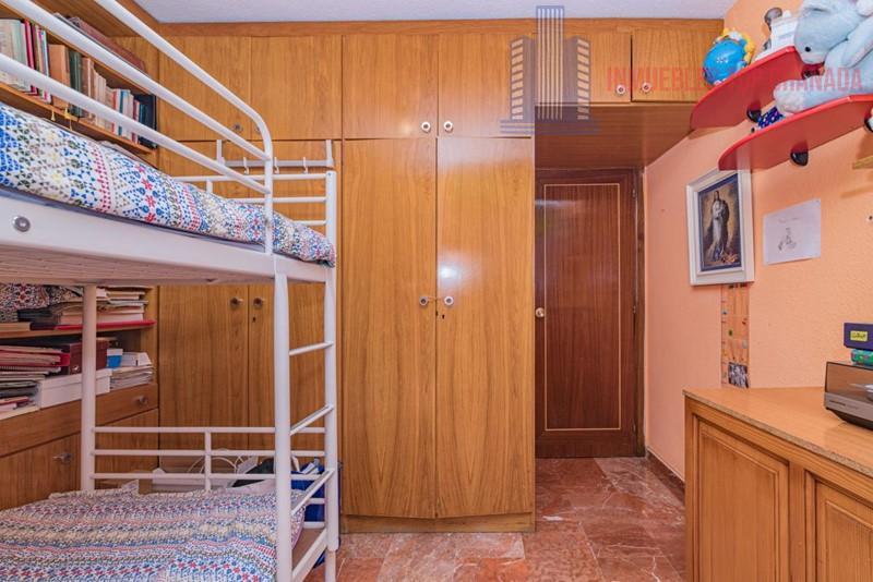 For sale of flat in Granada