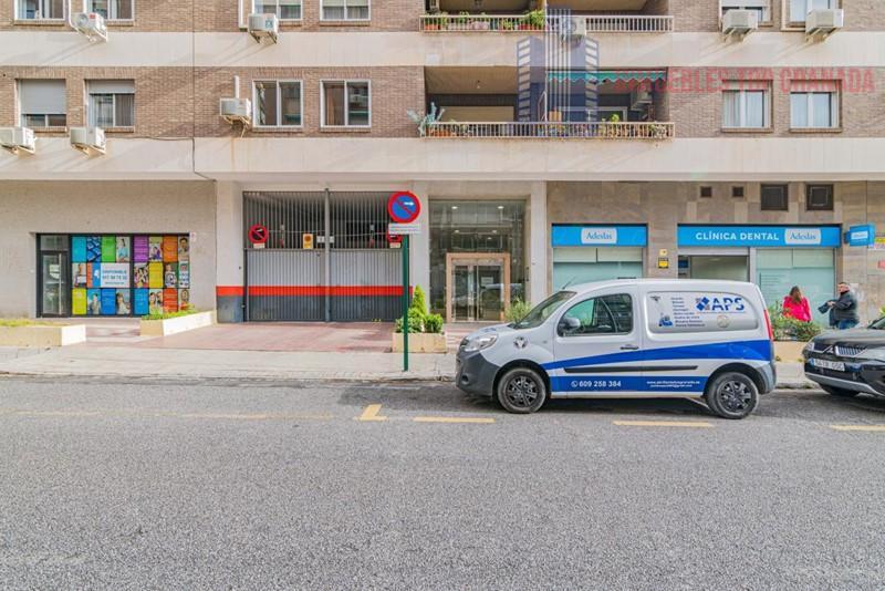 For sale of flat in Granada