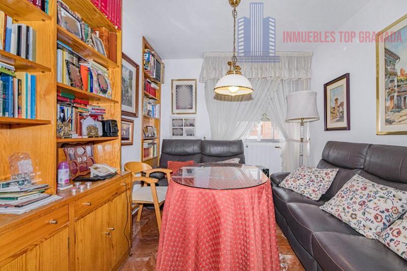 For sale of flat in Granada