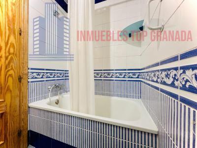 For sale of flat in Granada