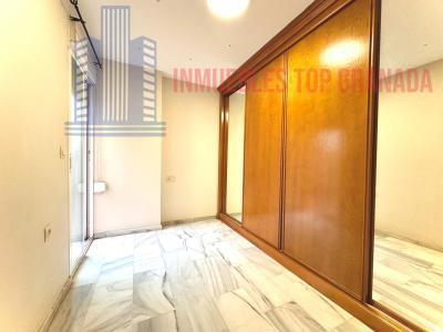 For sale of flat in Granada