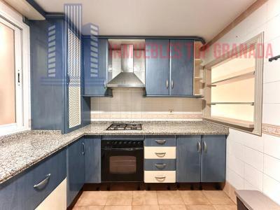 For sale of flat in Granada