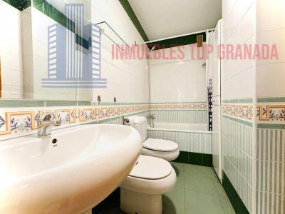 For sale of flat in Granada
