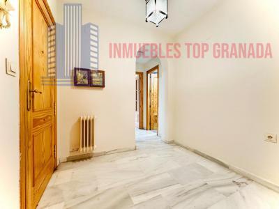 For sale of flat in Granada