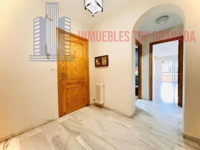 For sale of flat in Granada