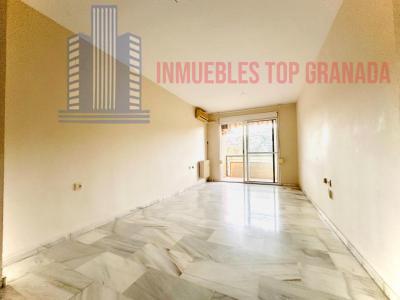 For sale of flat in Granada