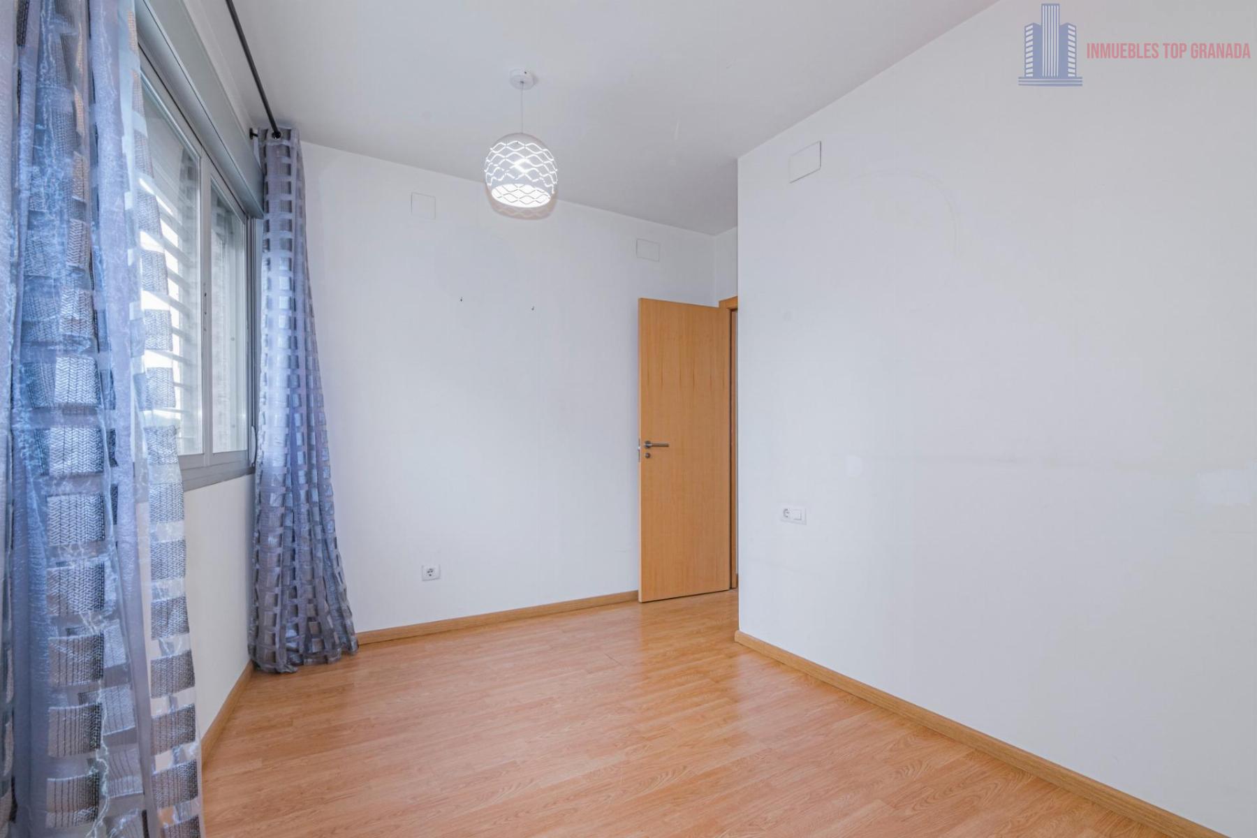 For sale of flat in Alhendín