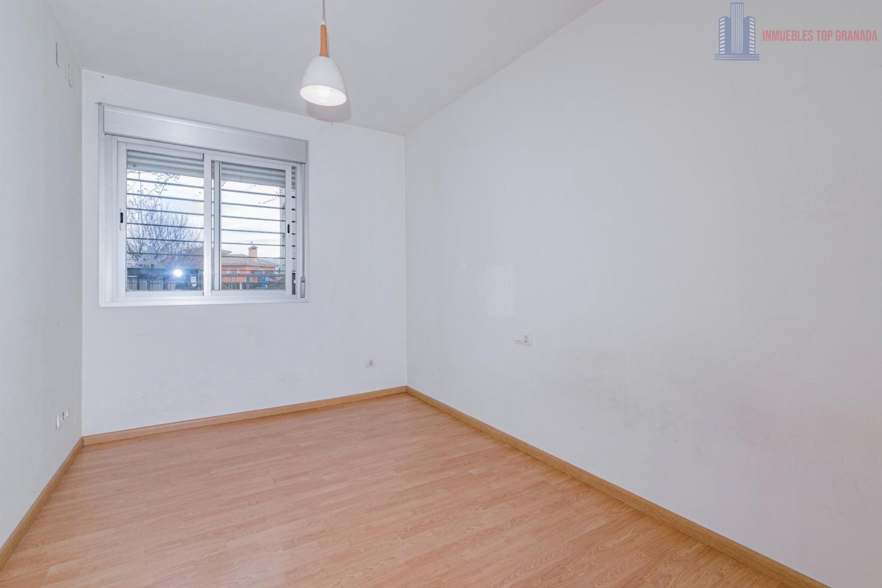 For sale of flat in Alhendín