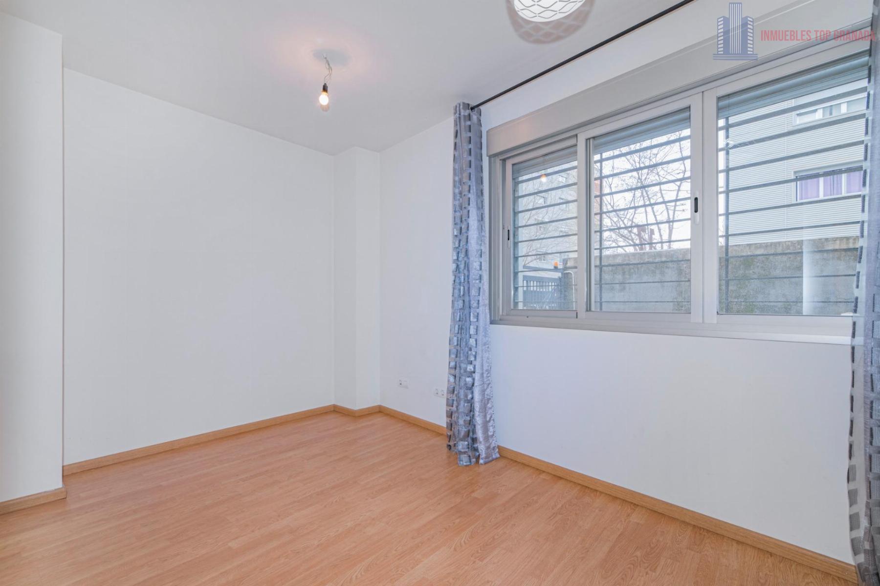 For sale of flat in Alhendín