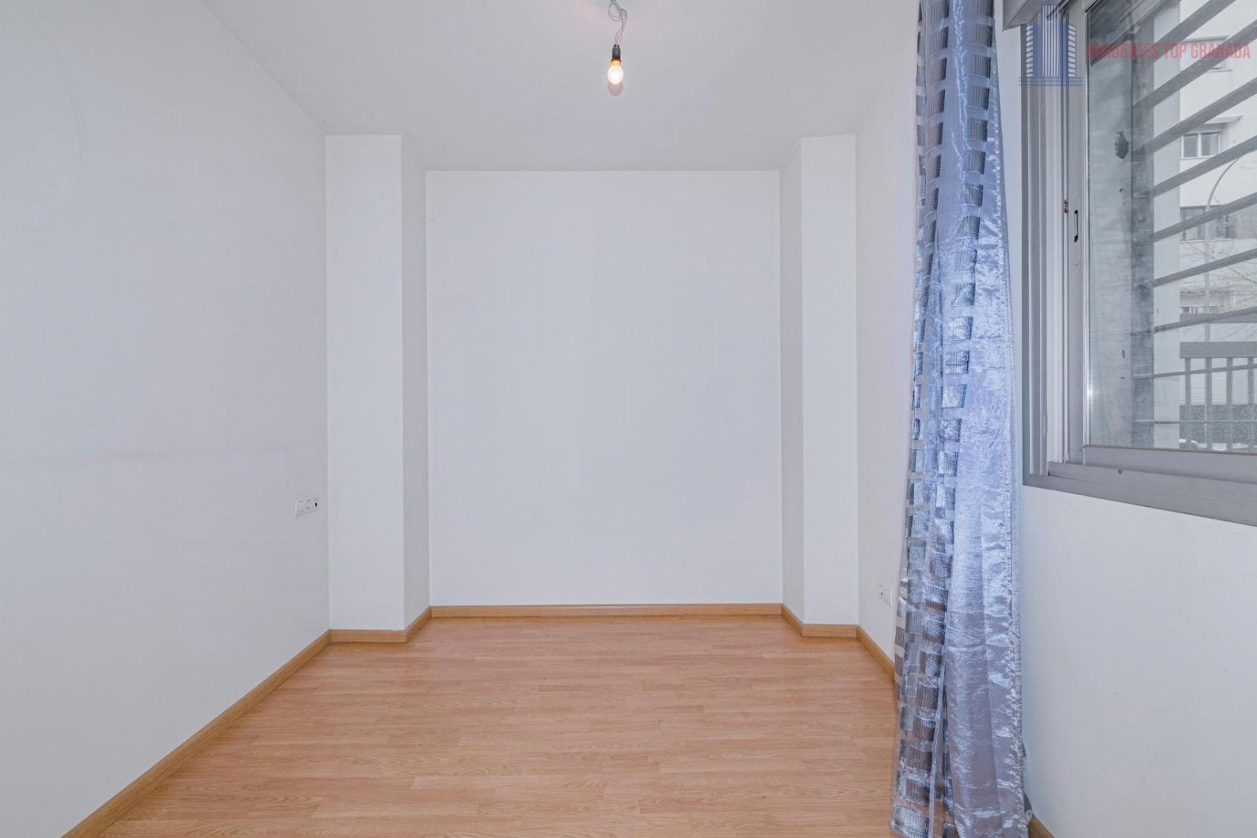 For sale of flat in Alhendín