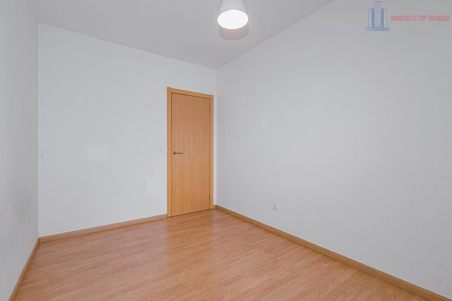 For sale of flat in Alhendín