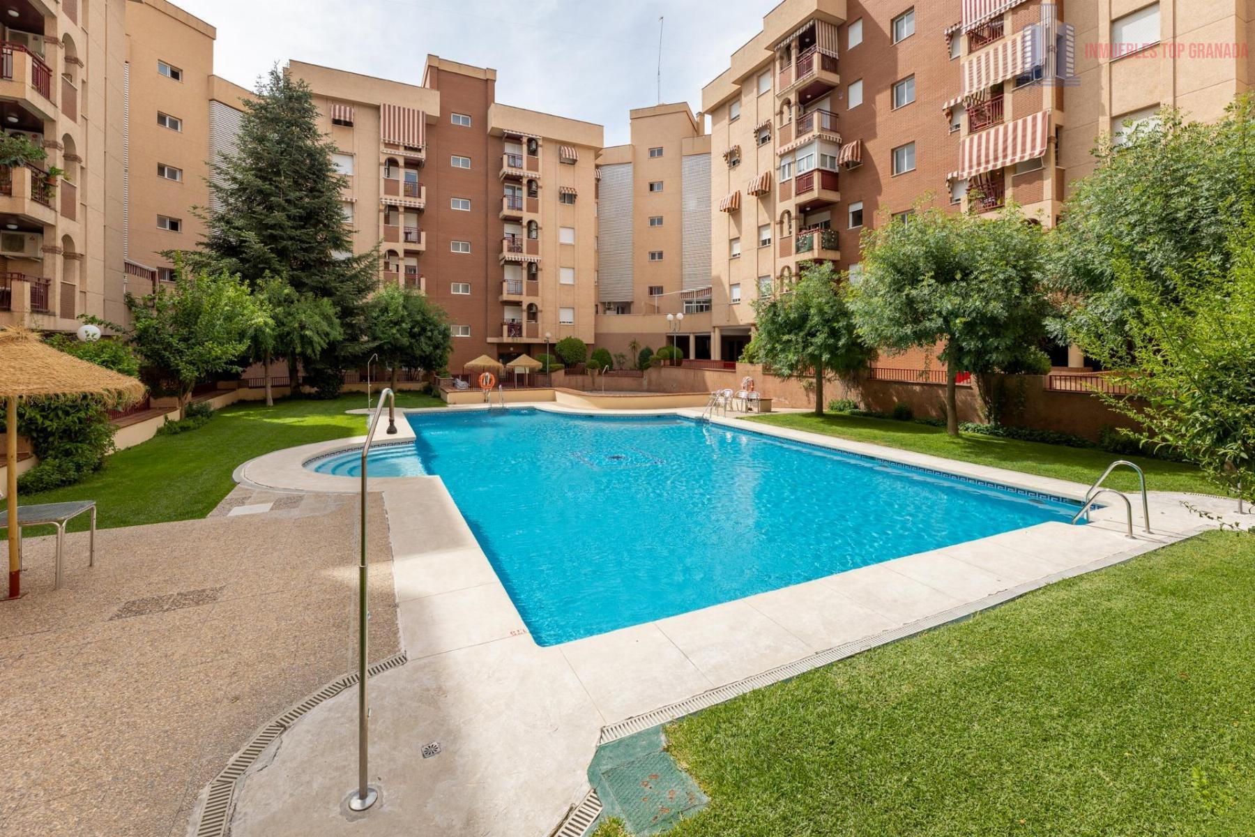 For sale of flat in Granada