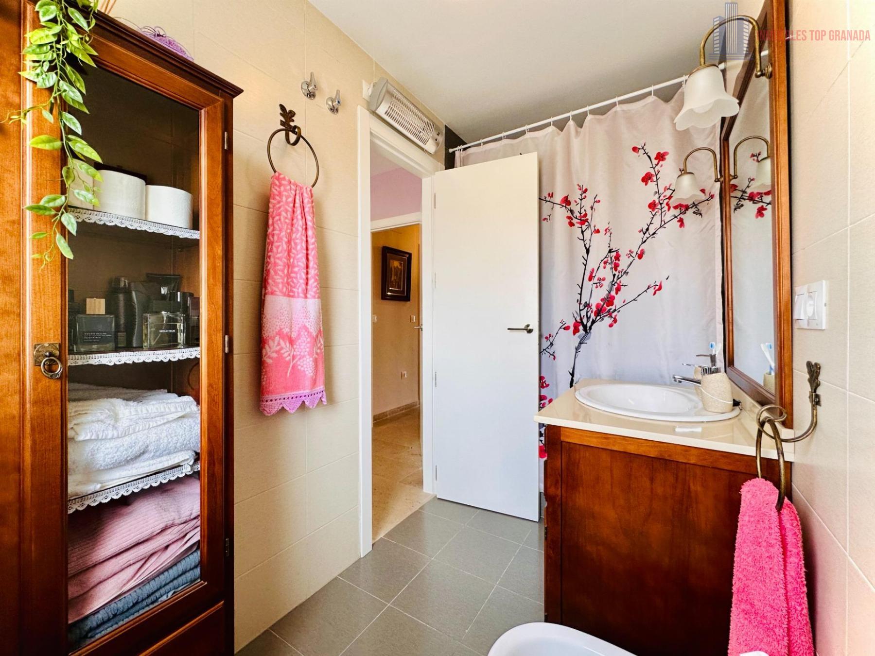 For sale of house in Ogíjares