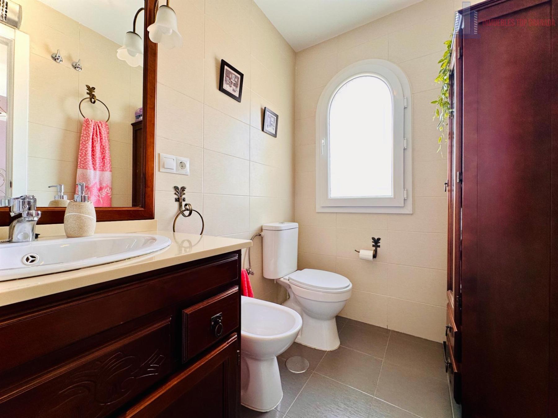 For sale of house in Ogíjares