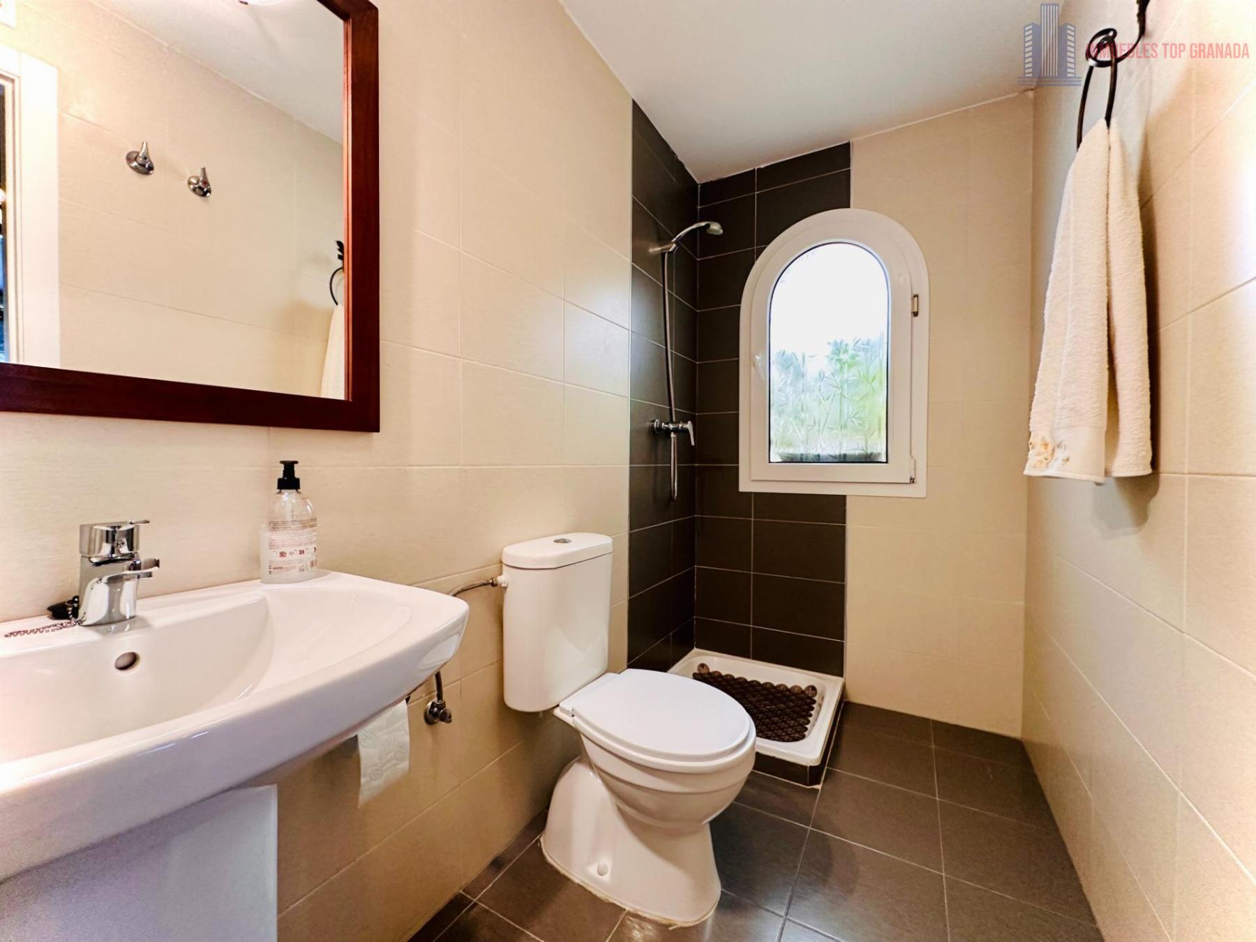 For sale of house in Ogíjares