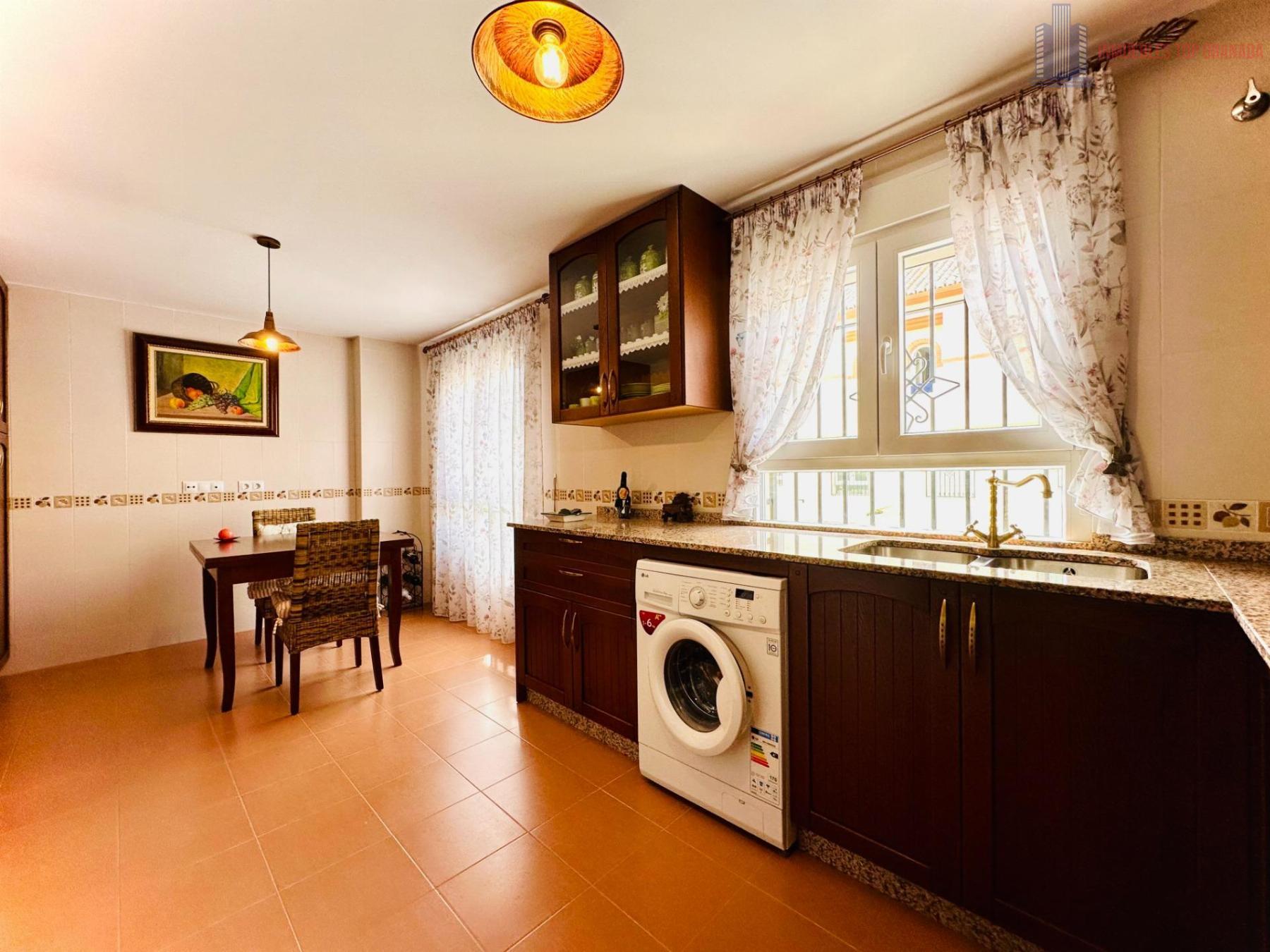 For sale of house in Ogíjares