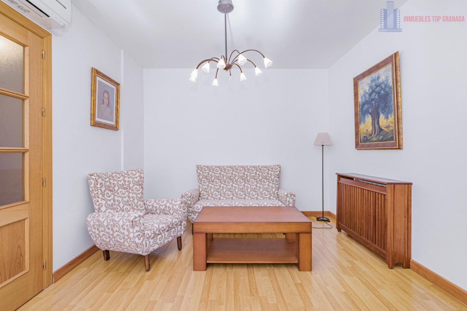 For sale of flat in Granada
