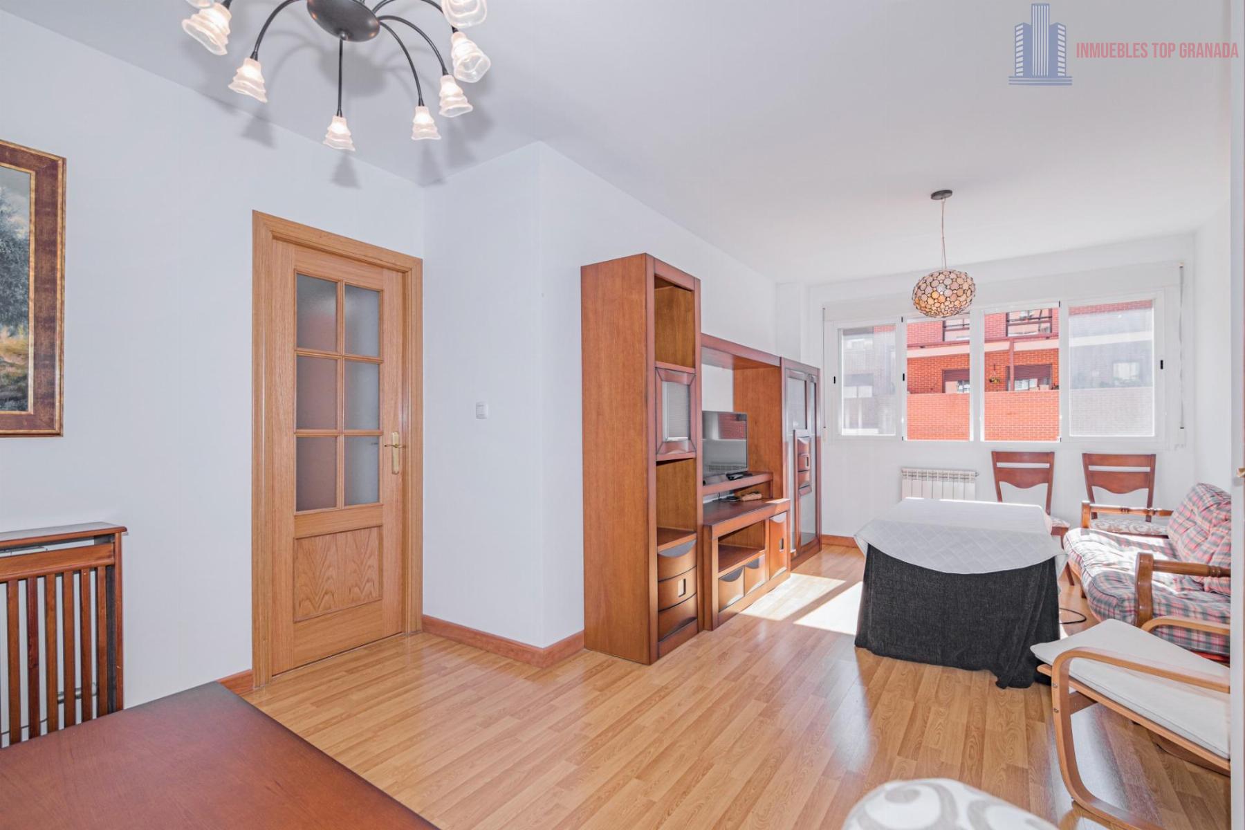 For sale of flat in Granada