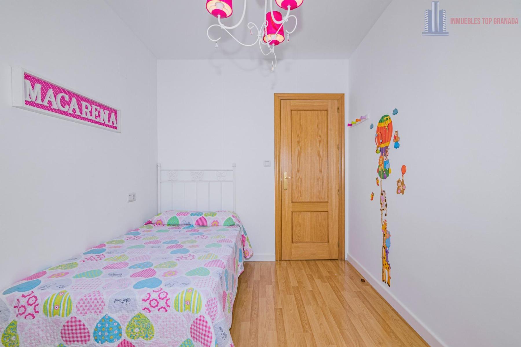 For sale of flat in Granada