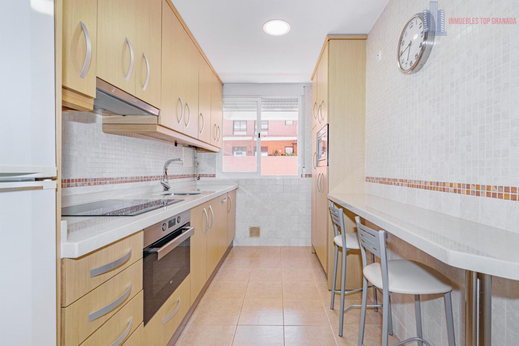 For sale of flat in Granada