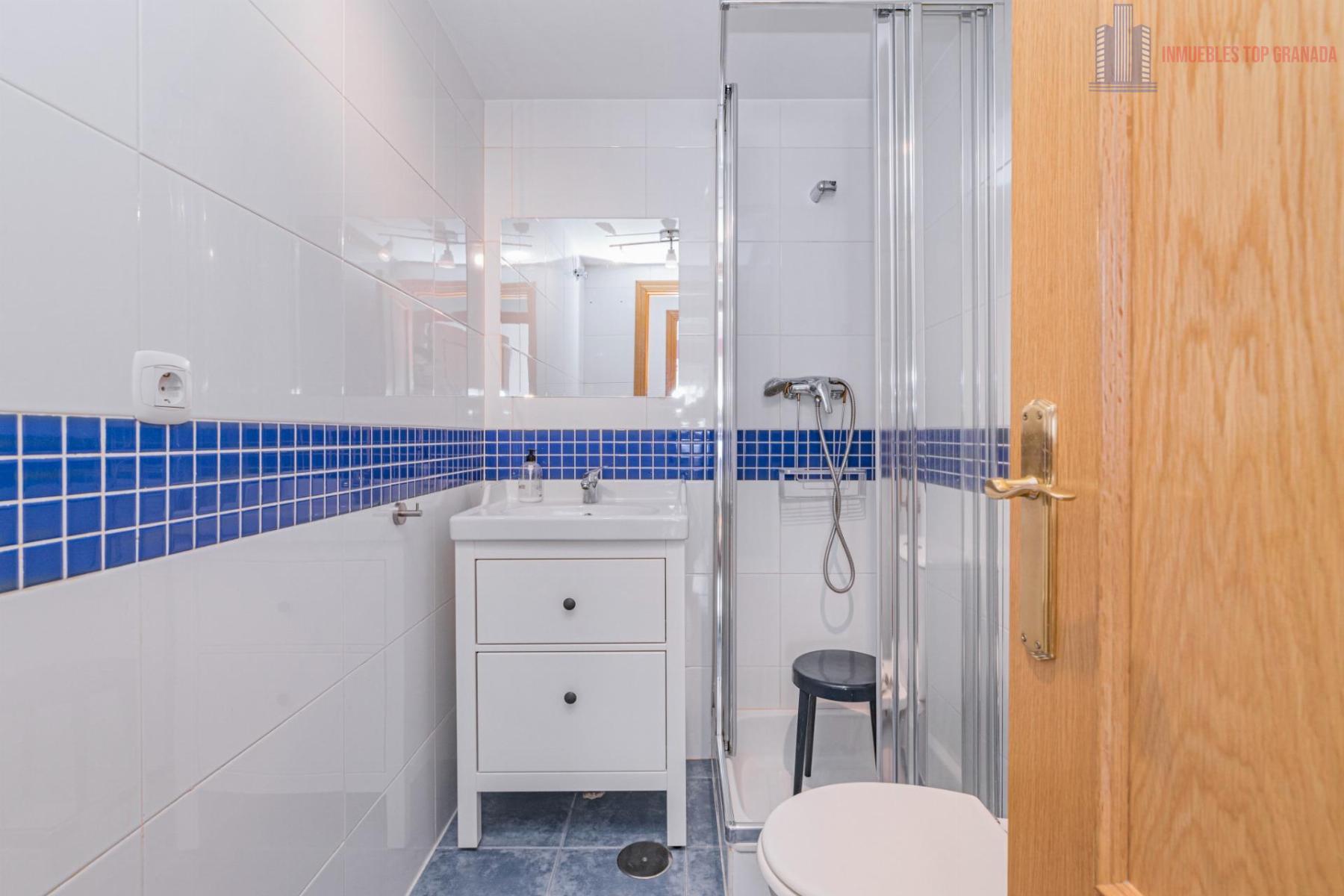 For sale of flat in Granada