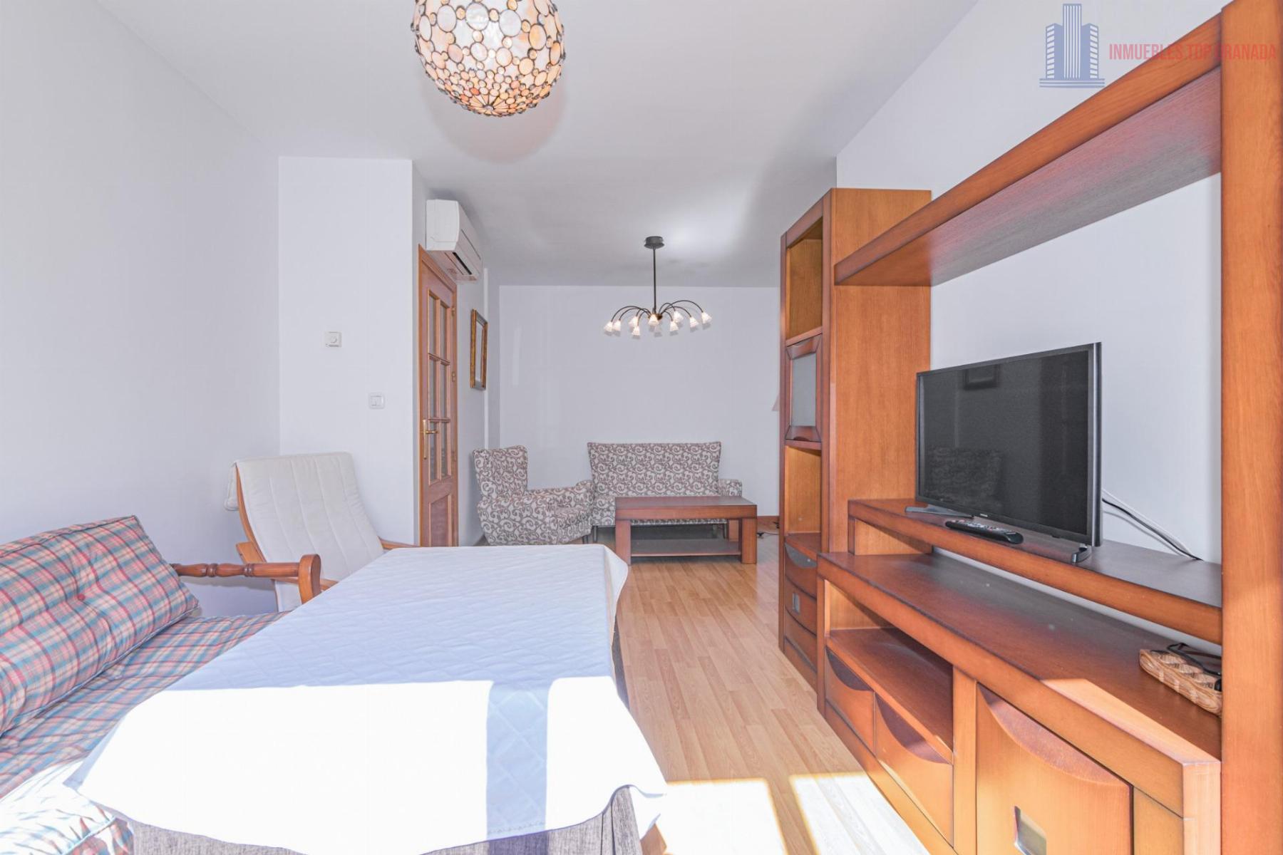 For sale of flat in Granada