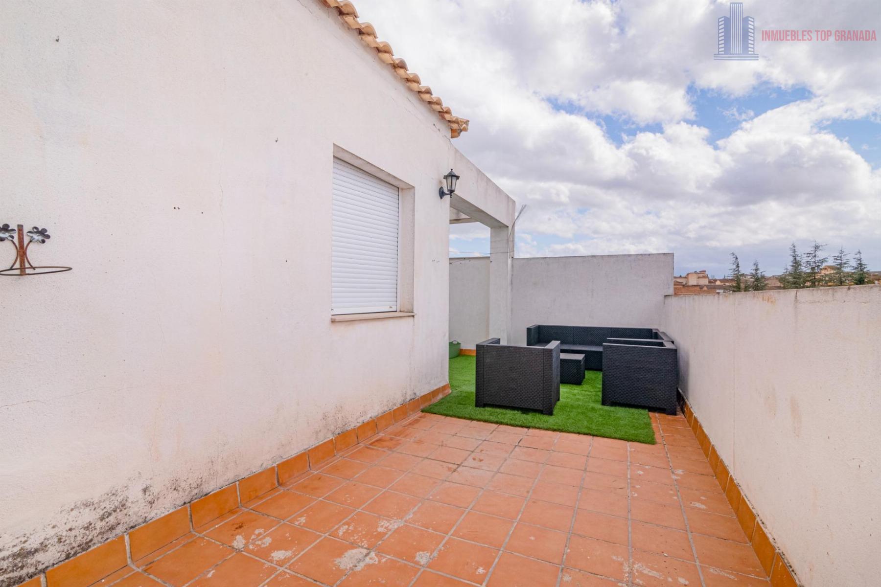 For sale of penthouse in Láchar